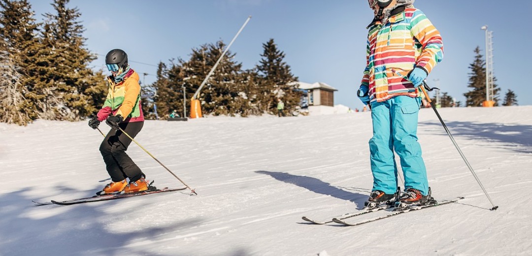 Skiurlaub: Welche Versicherungen zahlt was beim Skiunfall?