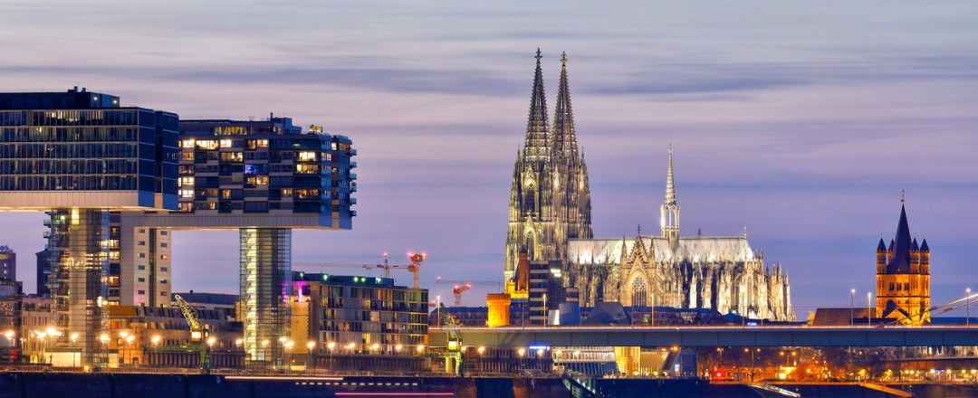 Skyline von Köln bei Dämmerung Skyline von Köln bei Dämmerung
