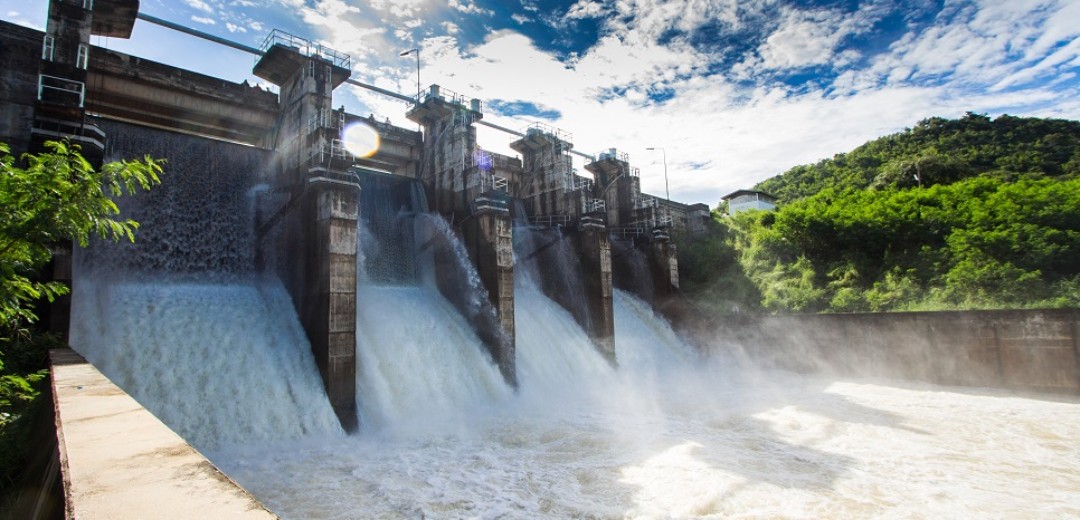 Investieren in erneuerbare Energien: Lohnt sich Wasserkraft als Geldanlage?