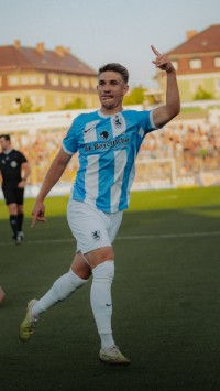 Spieler des TSV 1860 Julian Guttau während eines Fußballspiels