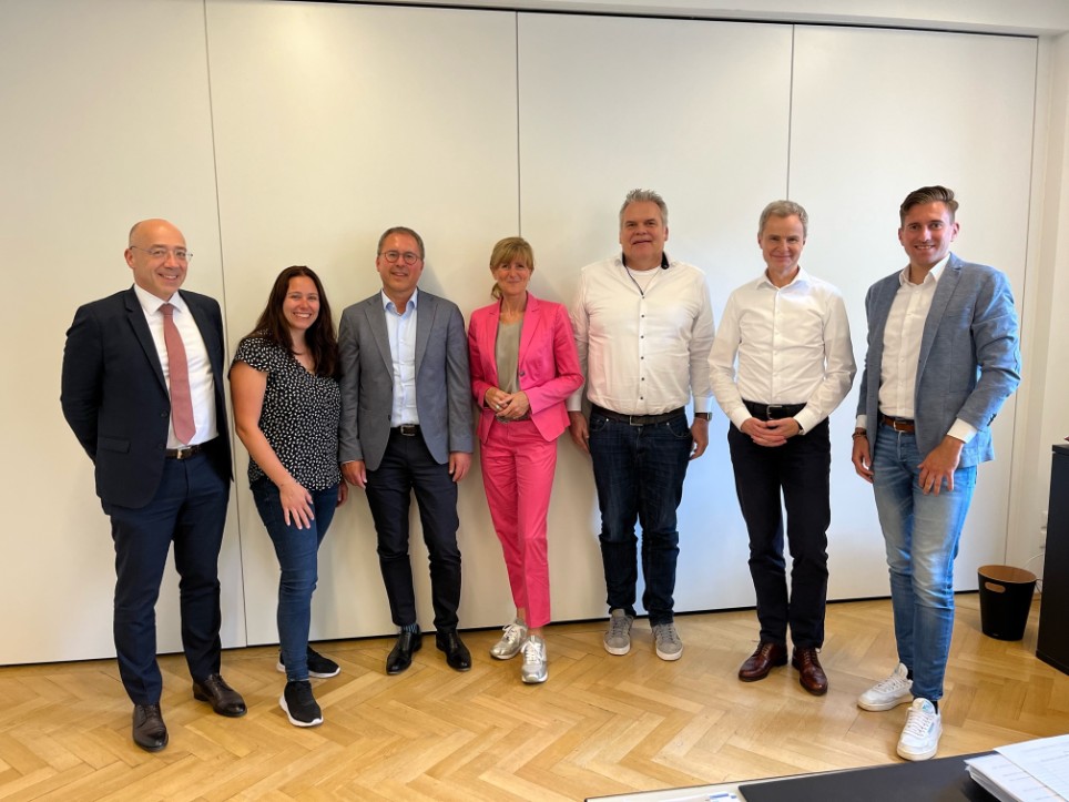 Pressefoto mit Littig, Lechermann, Forster, Krienke, Wandelt, Haack, Hegedusch