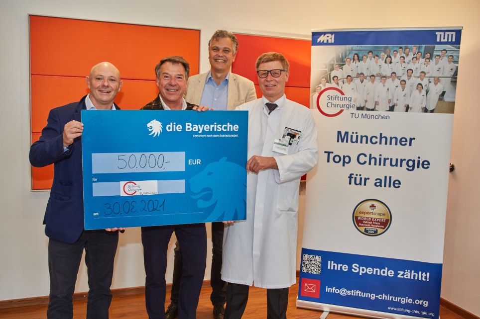 Spendenübergabe Benefiz-Golfturnier Spendenübergabe Benefiz-Golfturnier