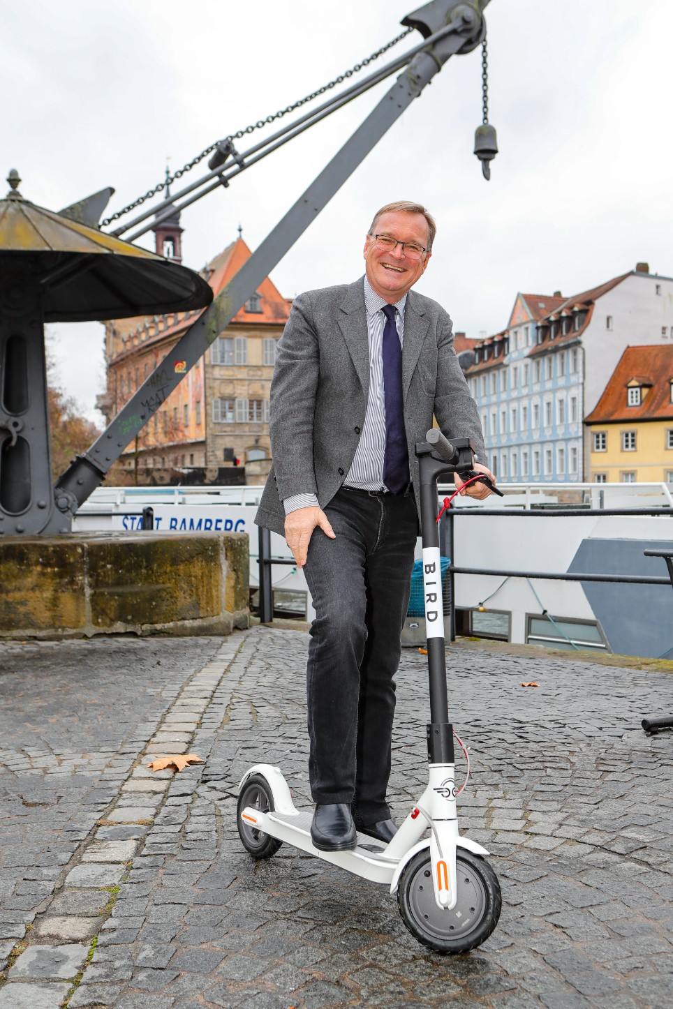 Bild mit BIRD E-Scooter Bild mit BIRD E-Scooter