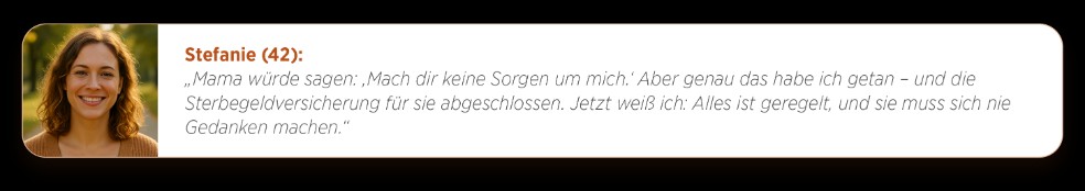 Eine jüngere Frau und eine ältere Frau gehen Arm in Arm in einem Park spazieren Eine jüngere Frau und eine ältere Frau gehen Arm in Arm in einem Park spazieren