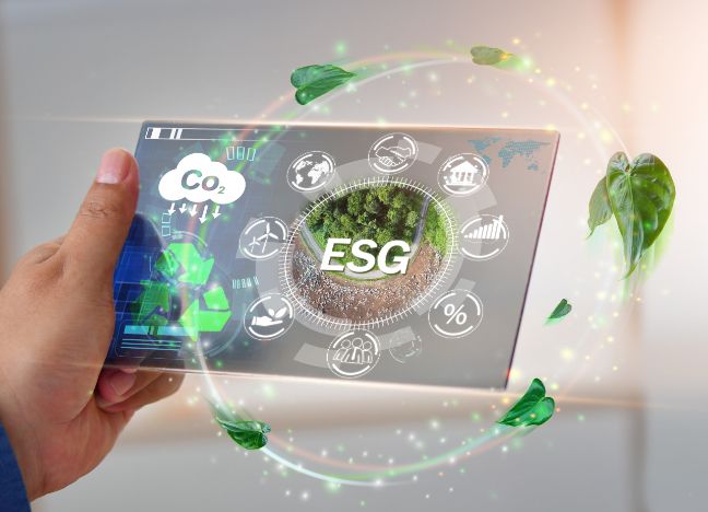 Tablet, auf dem ESG-Ziele abgebildet sind